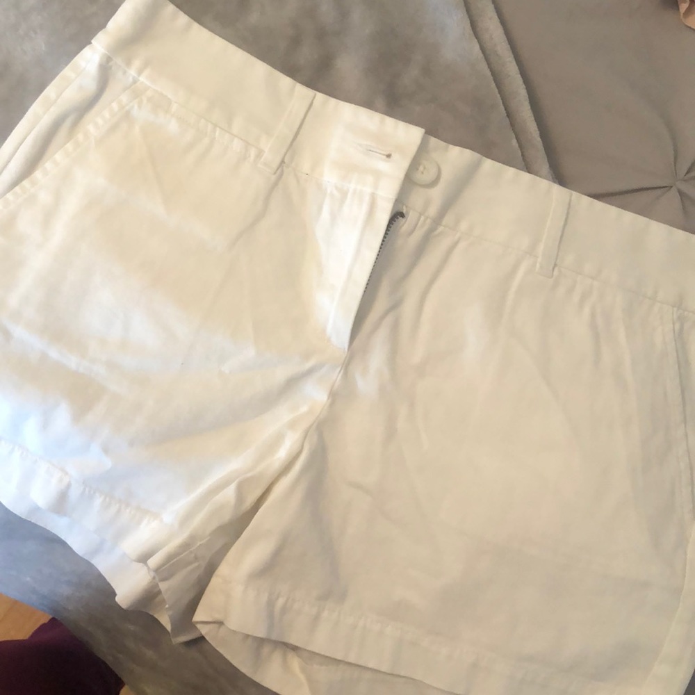 WHITE SHORTS